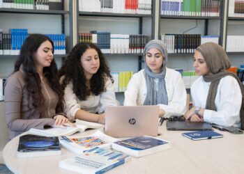 جامعة مصر للمعلوماتية تنافس أفضل جامعات العالم في ألعاب التفكير الاستراتيجي لإدارة الشركات