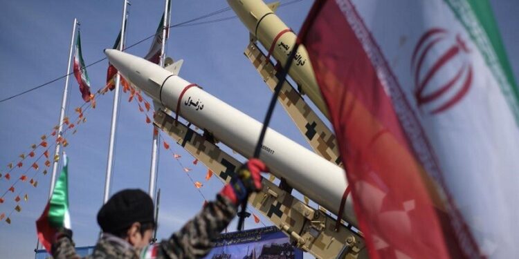 الجيش الإيراني يؤكد استعداده لأي حرب جديدة مع إسرائيل