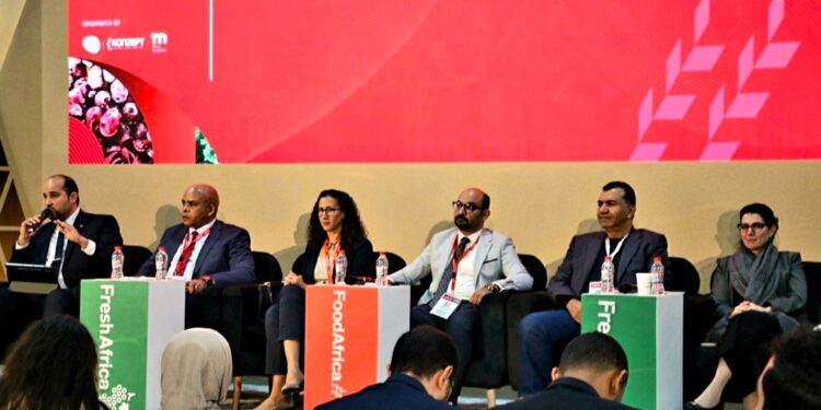 انطلاق جلسة نقاشية بعنوان ” الطريق إلى الأمام: استدامة الشركات الصغيرة والمتوسطة مع التركيز على التغيرات المناخية “