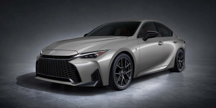 سعر لكزس IS موديل 2026 في السعودية