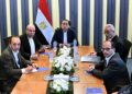 رئيس الوزراء يجتمع مع وزير الطيران لاستعراض الرؤية الشاملة واستراتيجيات تطوير شركة مصر للطيران