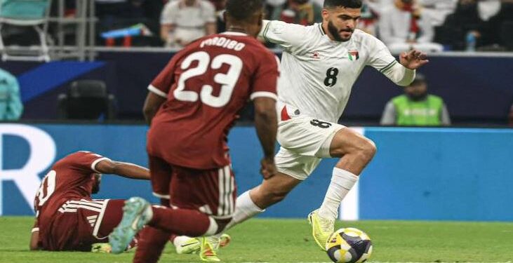 النيران الصديقة تكبد منتخب قطر أول هزيمة فى كأس العرب أمام فلسطين 1-0
