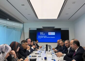 وزارة الصحة وشركة إي هيلث تعززان التحول الرقمي الصحي عبر زيارة وفد مصري للإمارات