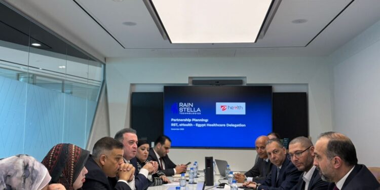 وزارة الصحة وشركة إي هيلث تعززان التحول الرقمي الصحي عبر زيارة وفد مصري للإمارات