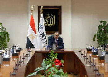 وزير الاتصالات يناقش مع لجنة الصناعة مستقبل قطاع الاتصالات والتحديات المقبلة