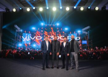 vivo X300 Pro.. معيار جديد للهواتف الرائدة بكاميرا ZEISS APO ومعالج Dimensity 9500