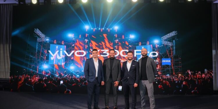 vivo X300 Pro.. معيار جديد للهواتف الرائدة بكاميرا ZEISS APO ومعالج Dimensity 9500