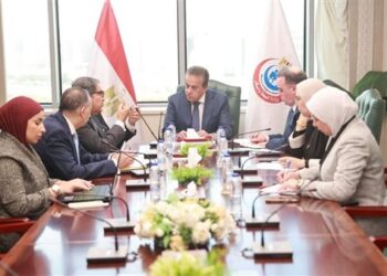 وزير الصحة يبحث مع «إي فاينانس» و«إي هيلث» سبل التعاون في القطاعات ذات الصلة بالخدمات الصحية