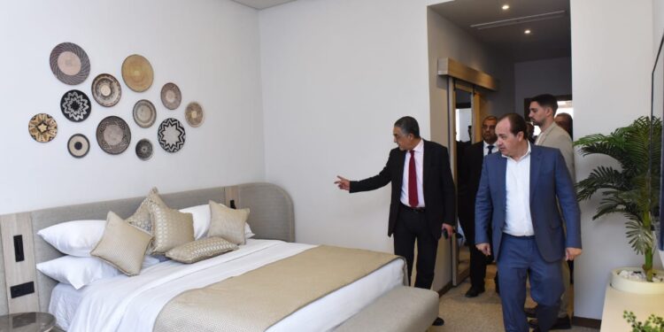 رئيس هيئة الاستثمار يتفقد مشروع «نايا ويلنس نايل سورناجا» المملوك لهيئة الاستثمار كنموذج ناجح للشراكة بين الدولة والقطاع الخاص في مجال السياحة العلاجية