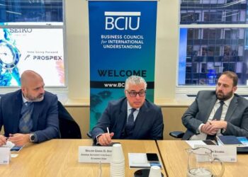 رئيس اقتصادية قناة السويس يشارك بالمائدة المستديرة لمجلس الأعمال للتفاهم الدولي (BCIU)