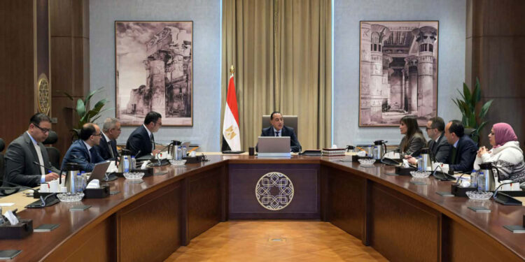 رئيس الوزراء يستعرض المخطط الهيكلي والرؤية التنموية لمنطقة “غرب رأس الحكمة”