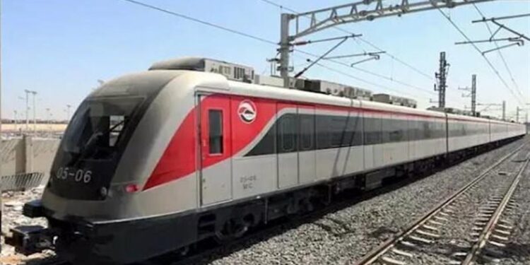 استمرار تشغيل قطار العاصمة حتى الثانية صباحًا خلال احتفالات رأس السنة بالعاصمة الادارية