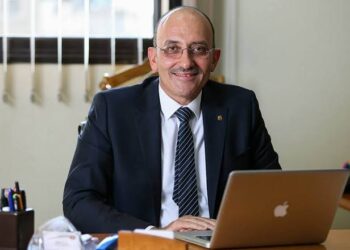 علاء فكري: يطالب بتطبيق سياسات البيع المنضبط والتحقق من جدية العملاء لحماية السوق وتقليل نسب التعثر