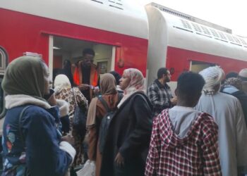 سكك حديد مصر تُسير الرحلة (41) لنقل الأشقاء السودانيين ضمن مشروع العودة الطوعية