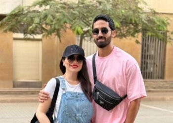 إطلالة كاجوال.. مى عز الدين تخطف الانظار برفقة زوجها فى أحدث ظهور