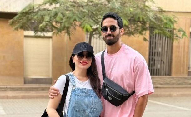 إطلالة كاجوال.. مى عز الدين تخطف الانظار برفقة زوجها فى أحدث ظهور