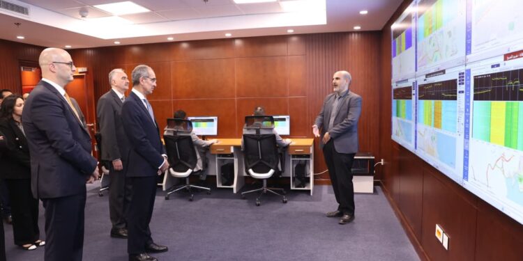 عمرو طلعت :يفتتح مقر مركز مراقبة الطيف الترددي التابع للجهاز القومي لتنظيم الاتصالات بمحافظة الجيزة