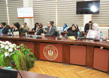 وزارة العمل تطلق الدفعة الأولى من برنامج “سفراء العمل” بمشاركة 50 شابًا وفتاة