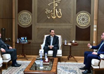 رئيس الوزراء: الحكومة تضع خفض الدين العام والخارجي وتقليل أعباء خدمته هدفًا أساسيًا