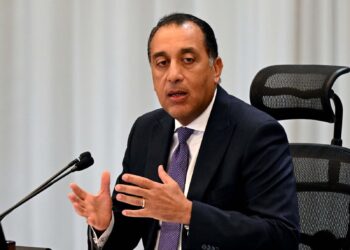 رئيس الوزراء يصدر قرارًا بتعيين ثلاثة مساعدين لرئيس الهيئة العامة للرقابة المالية