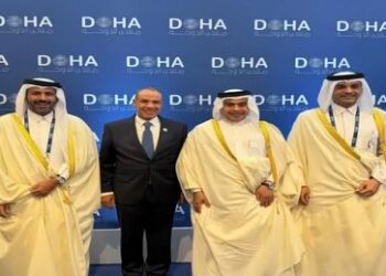 وزير الخارجية يلتقي وزراء المالية والتجارة والصناعة والمواصلات في دولة قطر