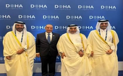 وزير الخارجية يلتقي وزراء المالية والتجارة والصناعة والمواصلات في دولة قطر