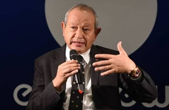 نجيب ساويرس يسخر من ضرائب الهواتف والعقارات بـ«الطعمية السخنة»