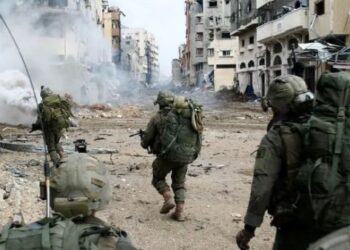 جيش الاحتلال الإسرائيلي يقتحم مخيم العروب ويعتقل 3 أطفال بالضفة