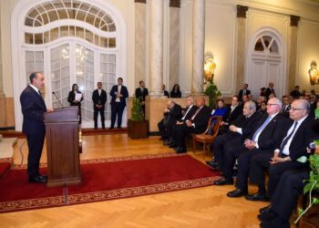 وزارة الخارجية تنظم احتفالية لتكريم السفراء المتقاعدين تقديرًا لمسيرتهم الوطنية