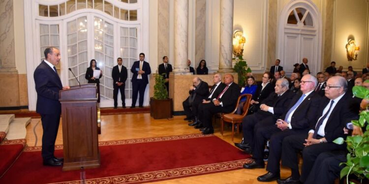 وزارة الخارجية تنظم احتفالية لتكريم السفراء المتقاعدين تقديرًا لمسيرتهم الوطنية