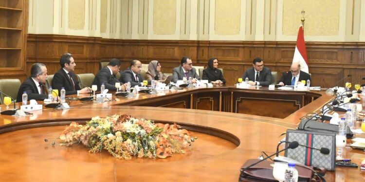 وزير الإسكان يشارك في اجتماع لجنة حقوق الإنسان والتضامن الاجتماعي بمجلس الشيوخ