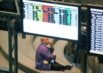 حالة ترقب بالبورصات العالمية لأسعار النفط بعد الإطاحة برئيس فنزويلا