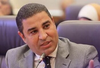 تعيين الدكتور مصطفى ثابت عميدًا لكلية الحاسبات والمعلومات بجامعة النهضة