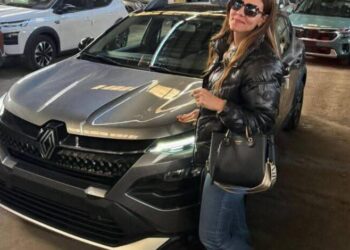 أزمة سيارة “رينو كارديان”: عميلة تتهم الوكيل ببيع سيارة معيبة ونفي رسمي من الشركة