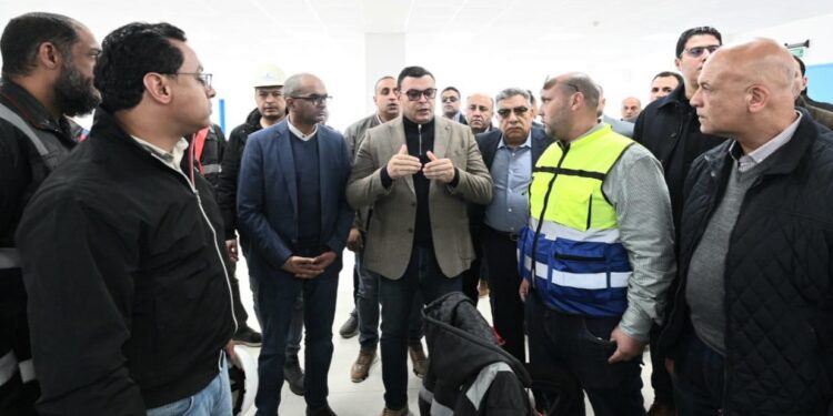 وزير الإسكان يطمئن على جودة المياه بمحطة التحلية بالمنصورة الجديدة