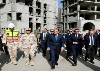 رئيس الوزراء يتفقد مشروع إنشاء مُستشفى هليوبوليس الجديدة