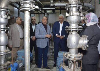 وزير الدولة للإنتاج الحربي يتابع سير العملية الإنتاجية بشركة أبو زعبل للكيماويات المتخصصة