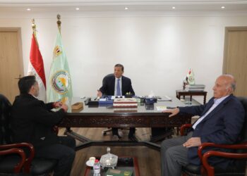 وزير الزراعة يستقبل رئيس اتحاد منتجي الدواجن لبحث استقرار وتوازن الأسعار