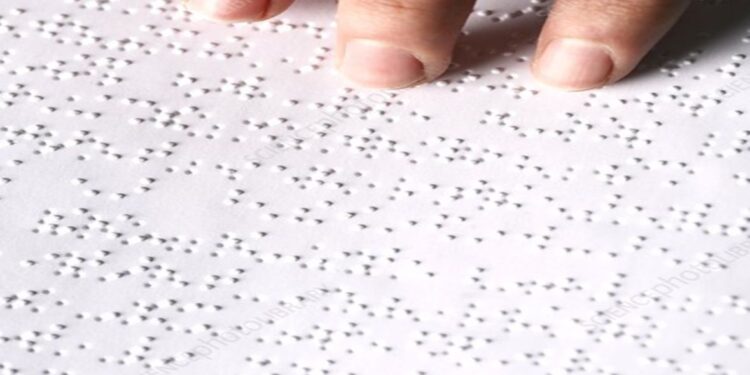 التضامن: توزيع 2000 جهاز لاب توب ناطق مزود ببرامج قارئة للشاشة لدعم الطلاب ذوي الإعاقة البصرية “المكفوفين”