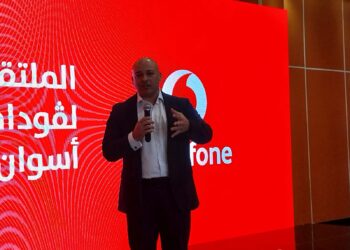 السعدني: شركات المحمول ناقشت مع تنظيم الاتصالات آليات طرح هواتف بأسعار ميسرة بعد إلغاء الإعفاء الشخصي من الجمارك