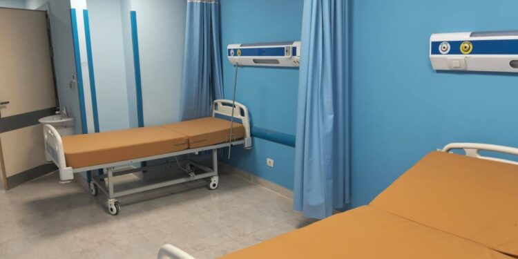 وزير الصحة يتلقى تقريرًا عن مرور ميداني على 23 مشروعًا صحيًا جاريًا في 7 محافظات