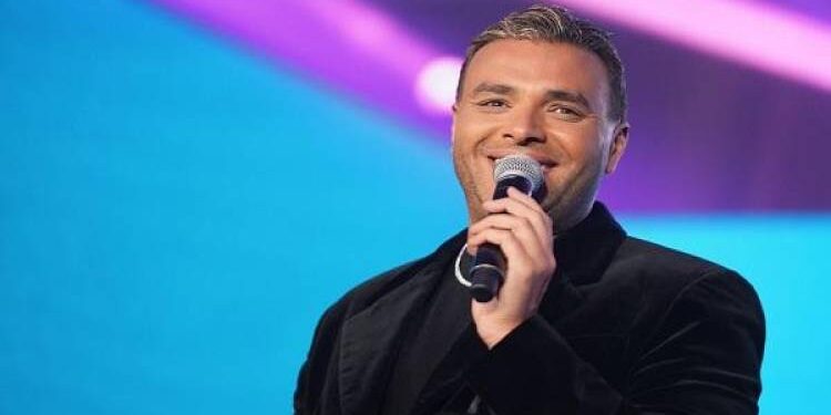 رامي صبري يروج لحفله في حديقة الفسطاط.. طاقة وفرحة ومزيكا