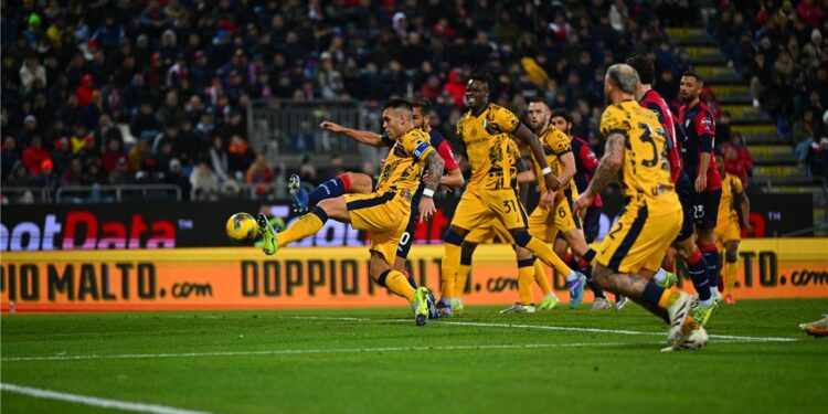 ميلان يفتتح منافسات الجولة الـ 18 من الدوري الإيطالي أمام كالياري