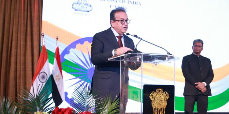 خالد عبدالغفار يشارك في احتفال سفارة الهند بالذكرى الـ77 لعيد الجمهورية