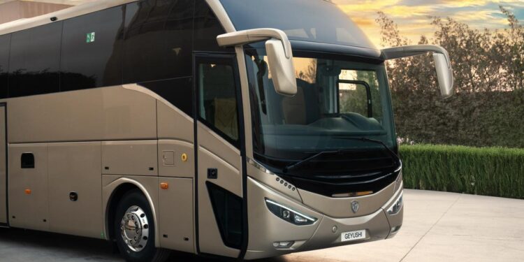 جيوشي تستعرض قدرات الصناعة المصرية في معرض “شمال إفريقيا الدولي للنقل” بمدينة بنغازي الليبية