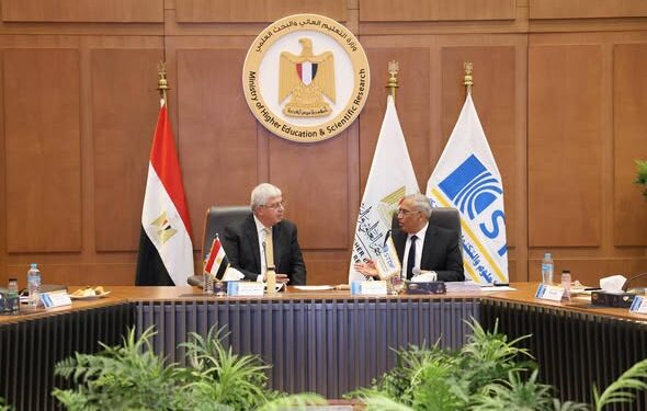 وزير التعليم العالي يترأس اجتماع مجلس إدارة هيئة تمويل العلوم والتكنولوجيا والابتكار