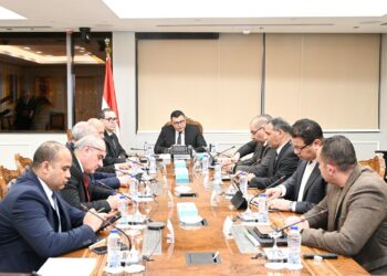 وزير الإسكان يتابع موقف مشروعات مدينة العلمين الجديدة