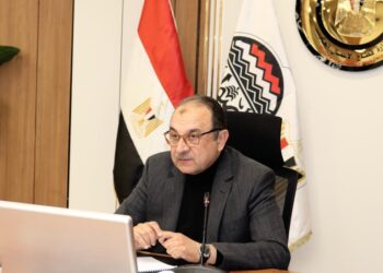 وزير قطاع الأعمال يعقد اجتماعا دوريا موسعا لمتابعة مشروعات قطاع الصناعات المعدنية ومؤشرات الأداء*