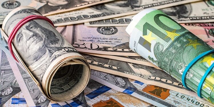 أسعار العملات في مصر اليوم الخميس