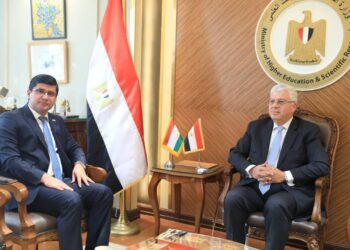وزير التعليم العالي يستقبل سفير طاجكستان بالقاهرة لبحث آفاق التعاون